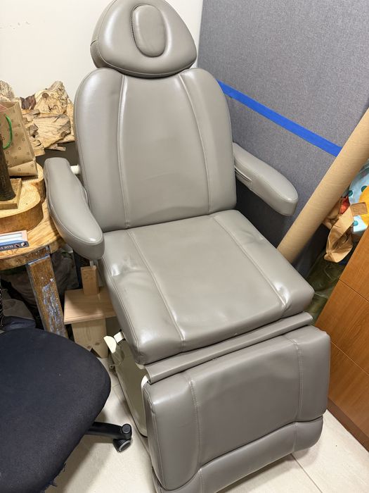 fotel do masazu   sterowany pilotem  w bardzo dobrym stanie