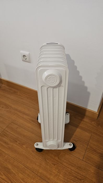 Aquecedor a Óleo KUNFT 1500w (muito novo)