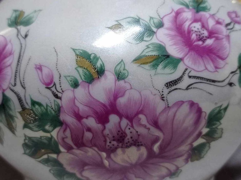 Чайник фарфоровый большой.