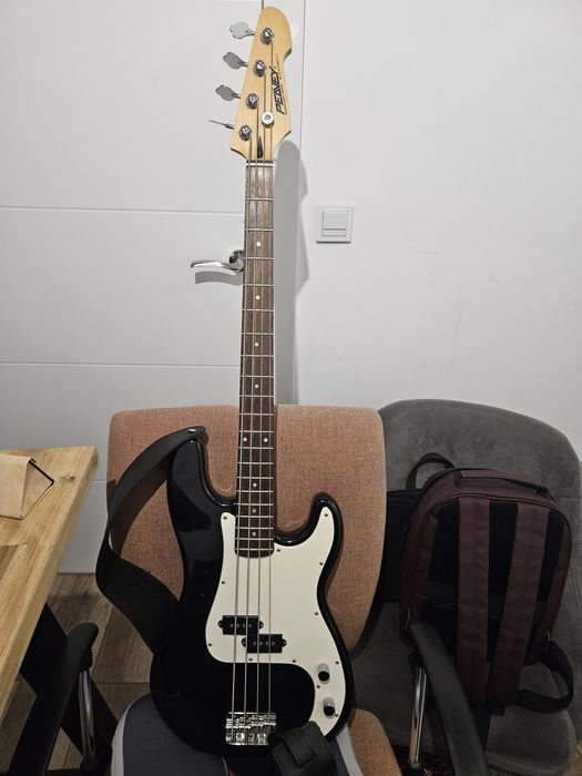 Gitara basowa Peavey Milestone II