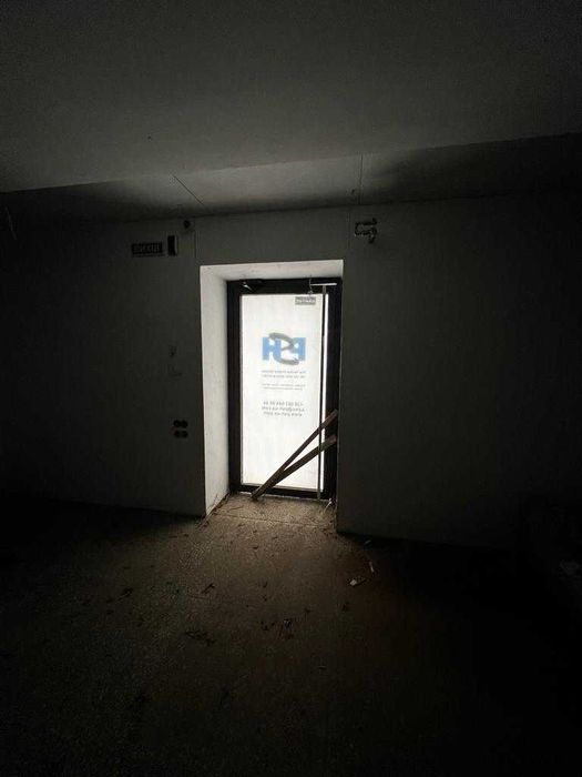 Сдам отличный 2-х этажный склад - магазин 700м2 возле Южного Вокзала.