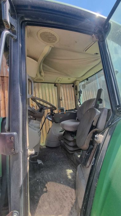 Ciągnik John Deere 6330