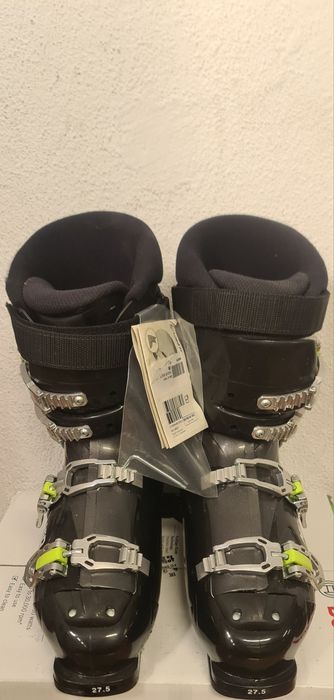 Vendo botas de Ski dois pares novas e um par usadas