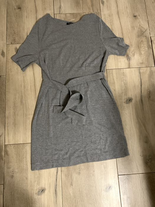 Sukienka OCHNIK szara z paskiem, rozmiar xxl