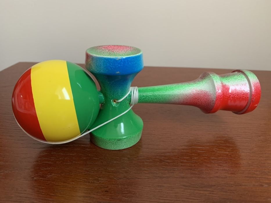 Kendama japońska zabawka tęczowa