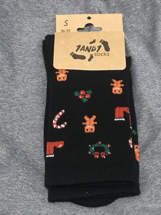 пары новогодних носочков