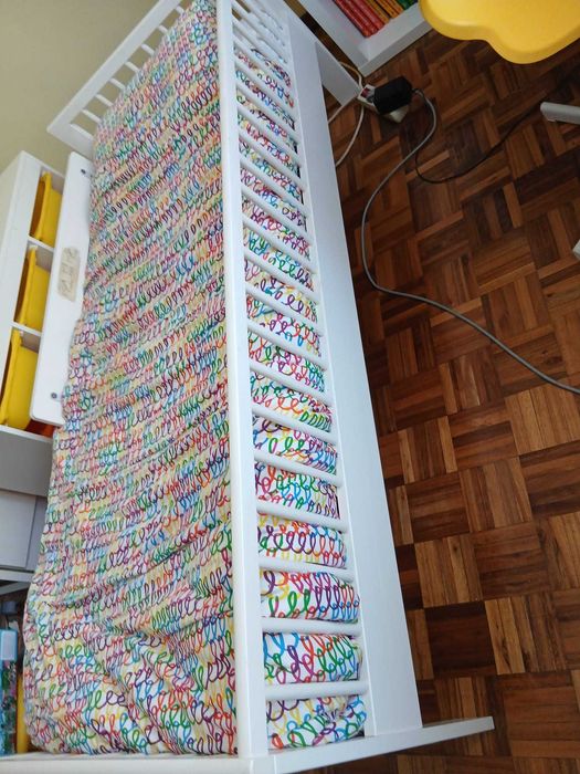 Cama de criança ikea