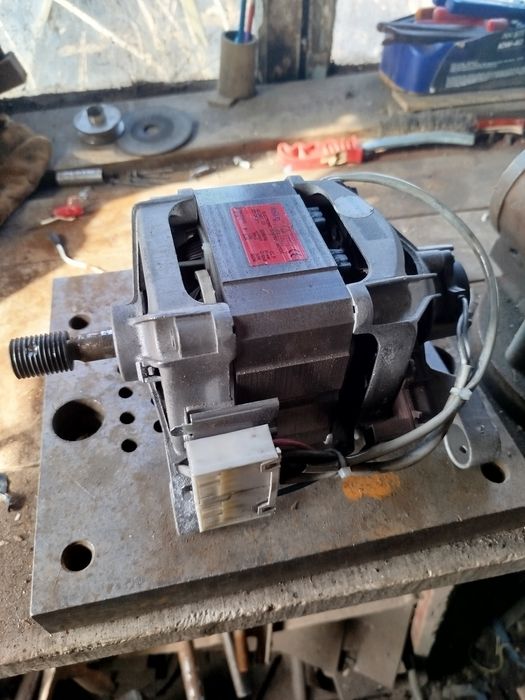 Мотор від пральної машини