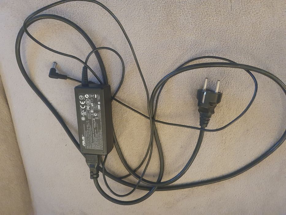 Laptop,komputer Asus Altec SRS używany