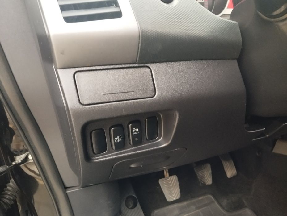 Продам PEUGEOT 4007,4x4, 7-місна,2.2 dizel, рідна фарба!