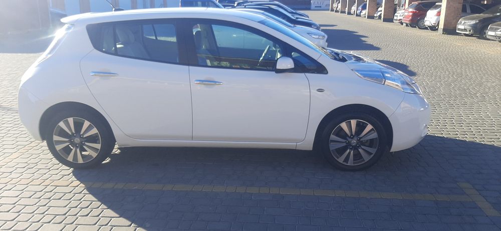 Nissan Leaf 2014 рік