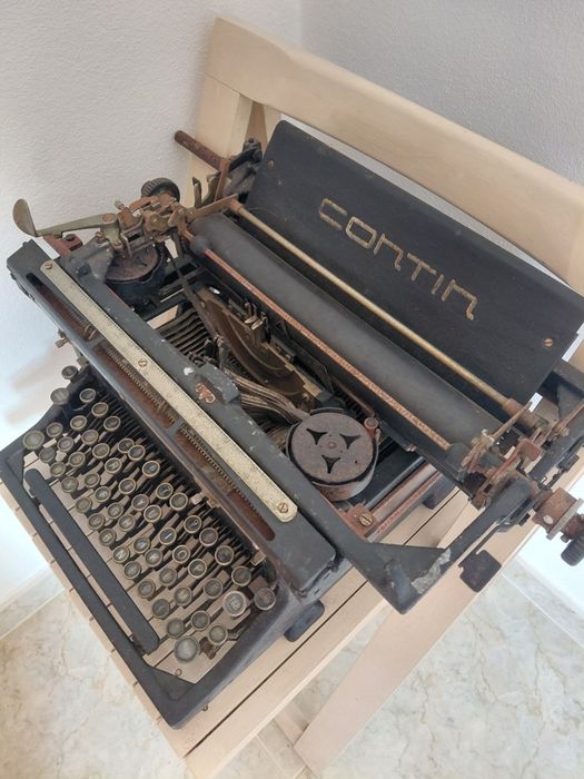 VENDO Máquina de Escrever Antiga