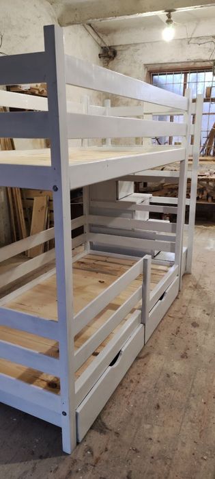 Двухярусне ліжко