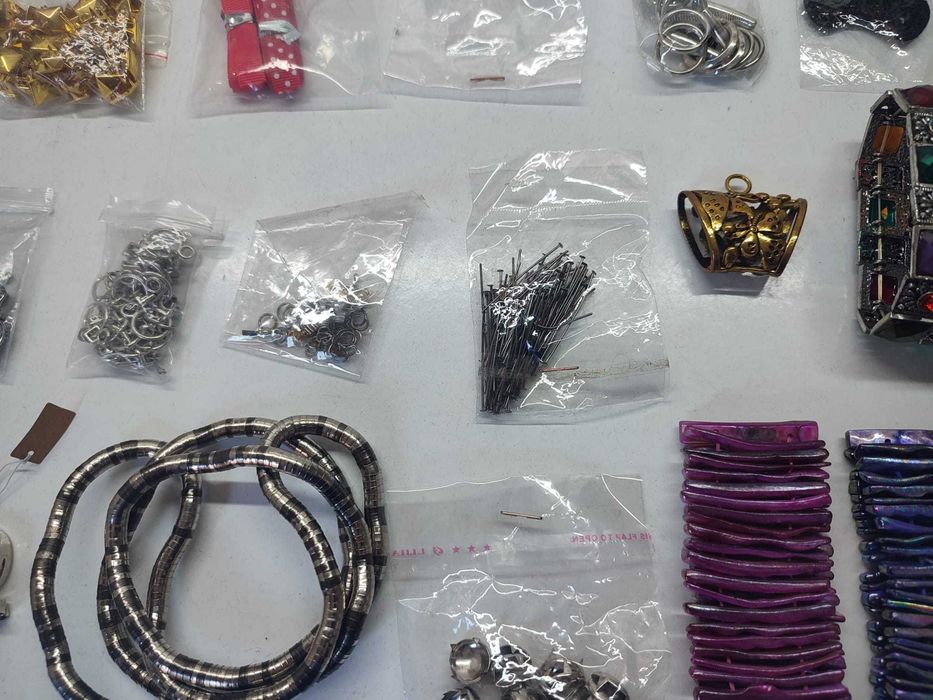 Acessórios, Pulseiras, Colares e Bijuteria Diversa