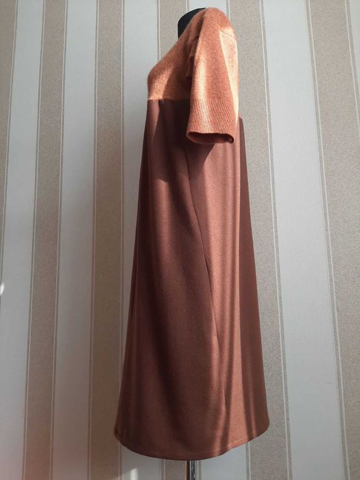 Платье теплое, демисезонное.