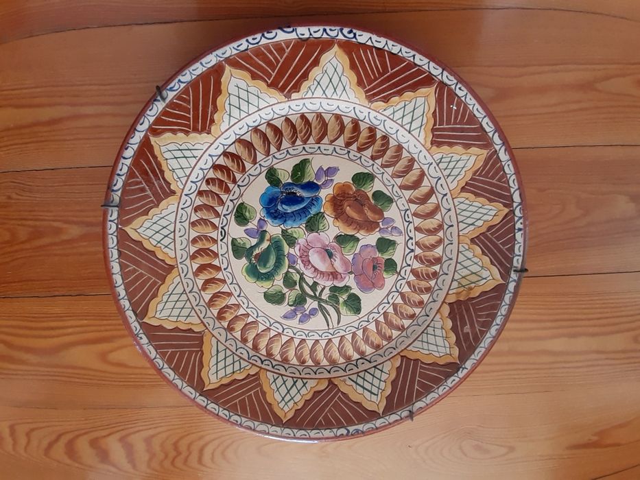 Outeiro Decorative Ceramic Plate64586283216642123