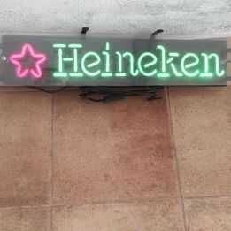 Vende-se Luminoso Heineken