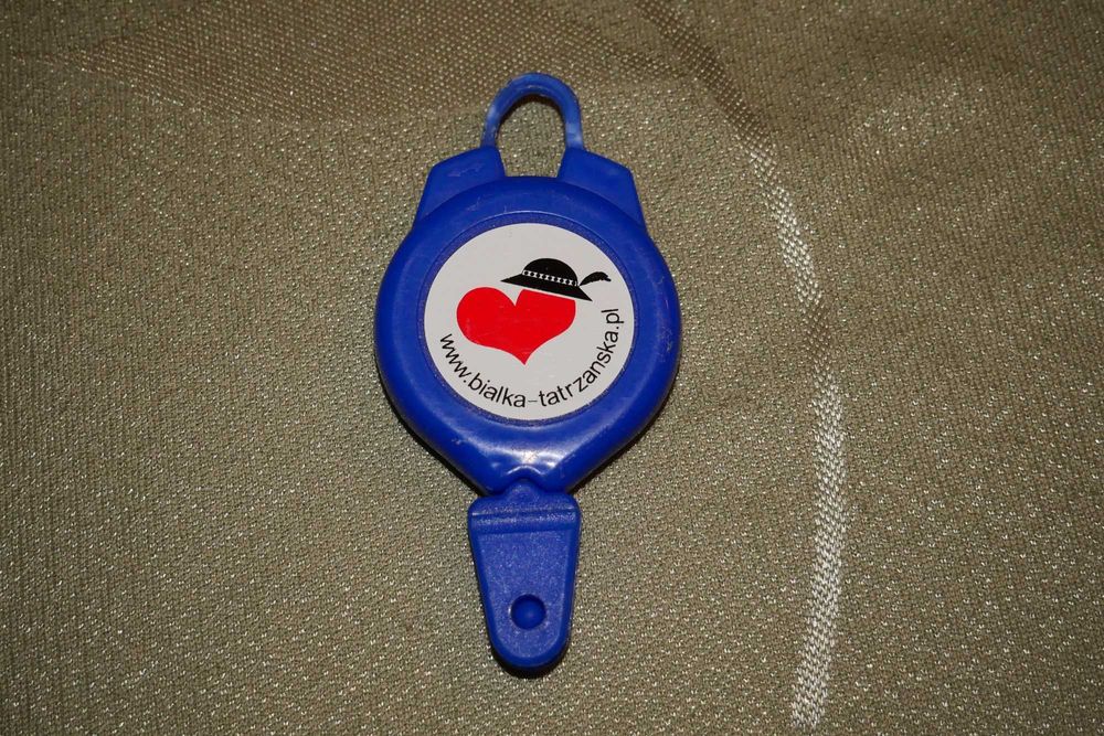 Wysuwany chowany uchwyt brelok na karnet narciarski identyfikator