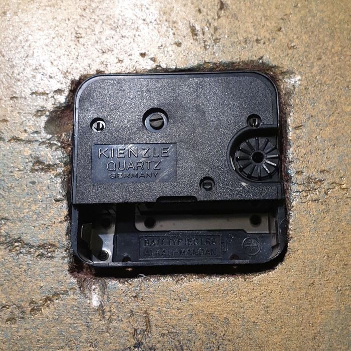 Zegar ścienny kwarcowy KIENZLE z aniołami