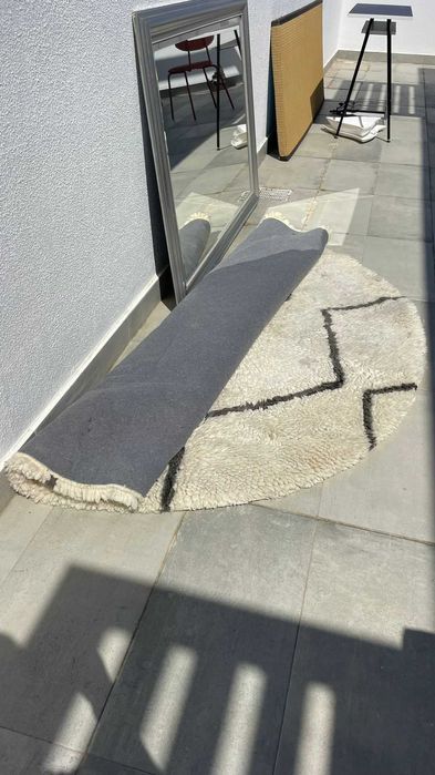 Tapete Grande e Espesso com Design Moderno