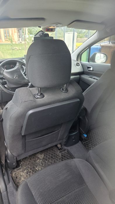 Sprzedam peugeot 5008 2012r 1.6  hdi  7-osob