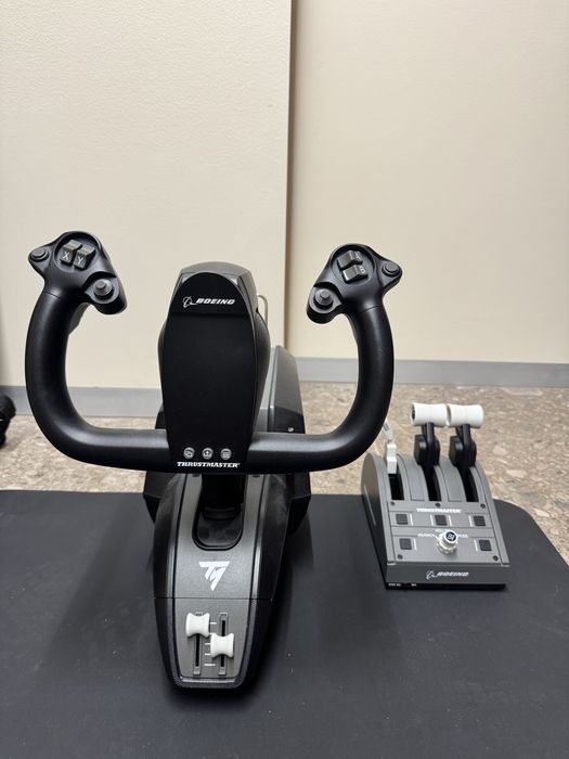 Joystick Thrustmaster TCA Yoke Pack Boeing Edition