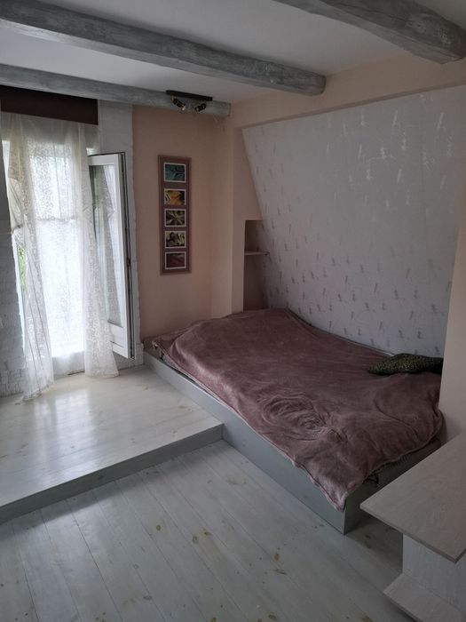 Цегляний будинок в селі Мотовилівська Слобідка, є піч