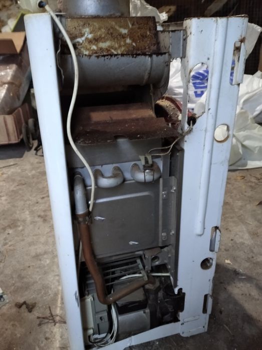 Двухконтурный газовый котел DEMRAD BK 0224CE Обслужен и настроен.