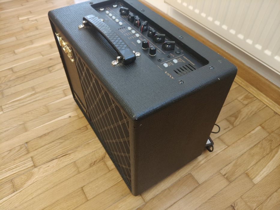 Wzmacniacz gitarowy piecyk combo VOX valvetronix VT 20 X