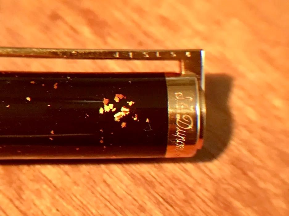 S.T. DUPONT - caneta - acb. ouro e laca da China com pó de ouro