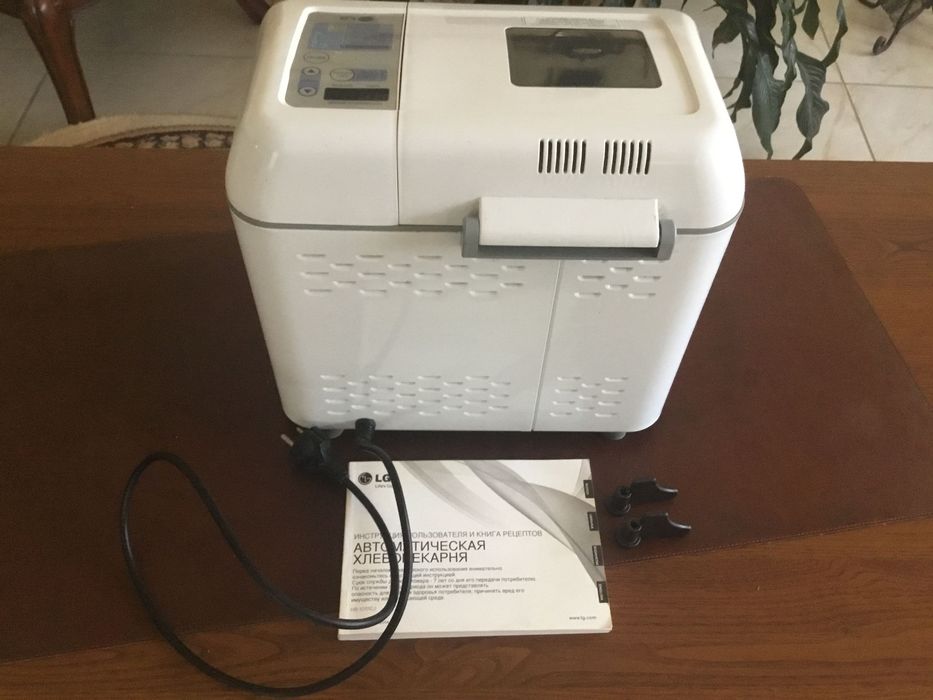 Хлебопечь LG HB-1051CJ( для пасок просто блеск)