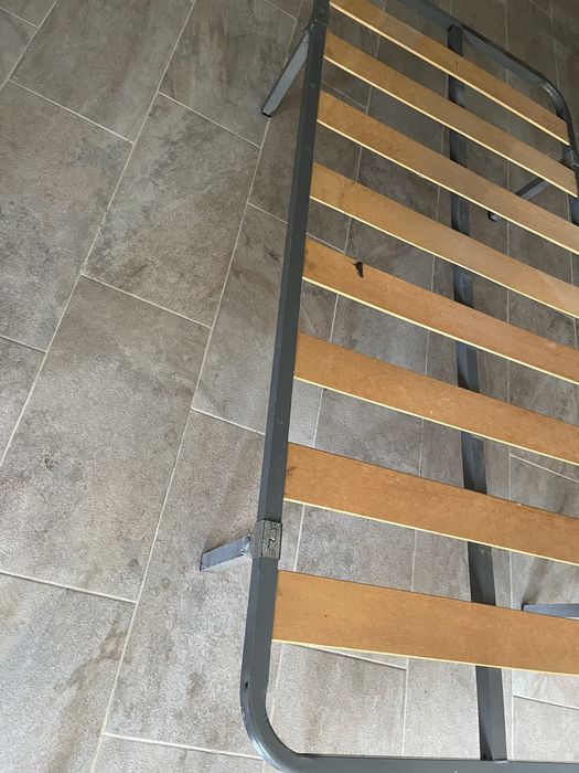 Estrado solteiro64752410377345121