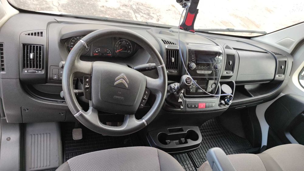 Wynajem lub wypożyczenie auta dostawczego busa Citroen Jumper L4H2