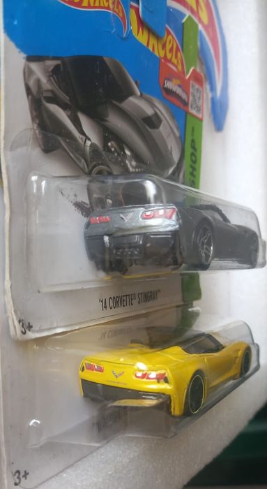 Conjunto 2 , 14 corvette stingray hot wheels