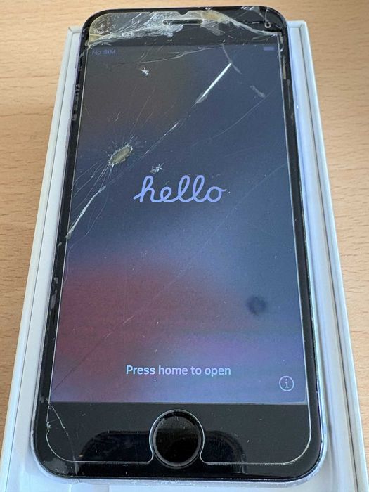 iPhone 6S 64Gb com ecran partido mas completamente funcional desbloqueado