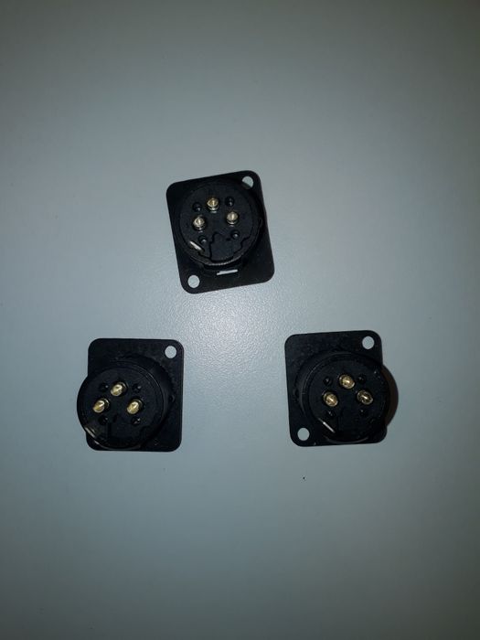 Neutrik Wtyk XLR NC3FX żeński oraz 3 gniazda tablicowe męskie