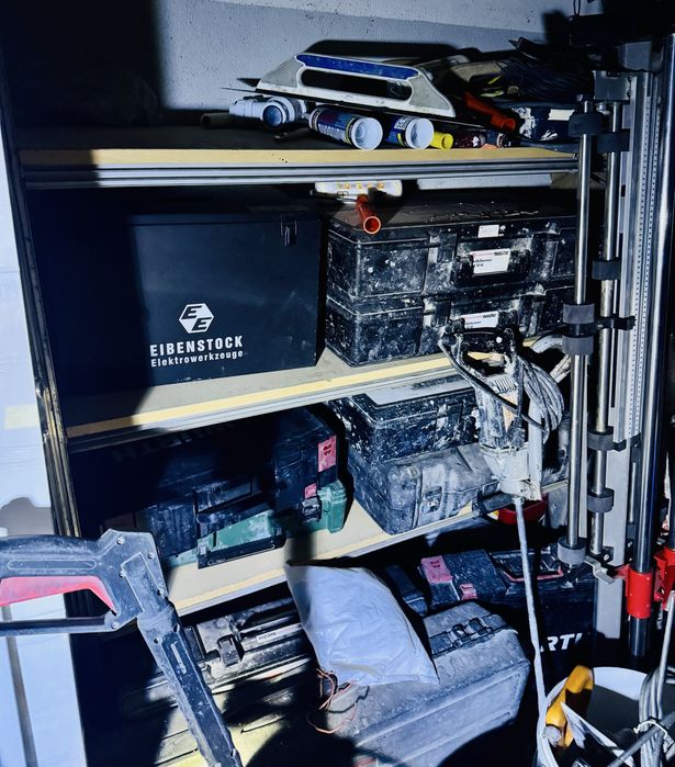 Recheio de ferramentas e máquinas de construção civil (ler anuncio)