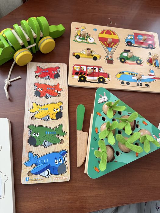 Монтесорі пазли та іграшки