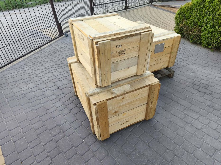 Skrzynie duże i mniejsze  + wieka 9 szt .