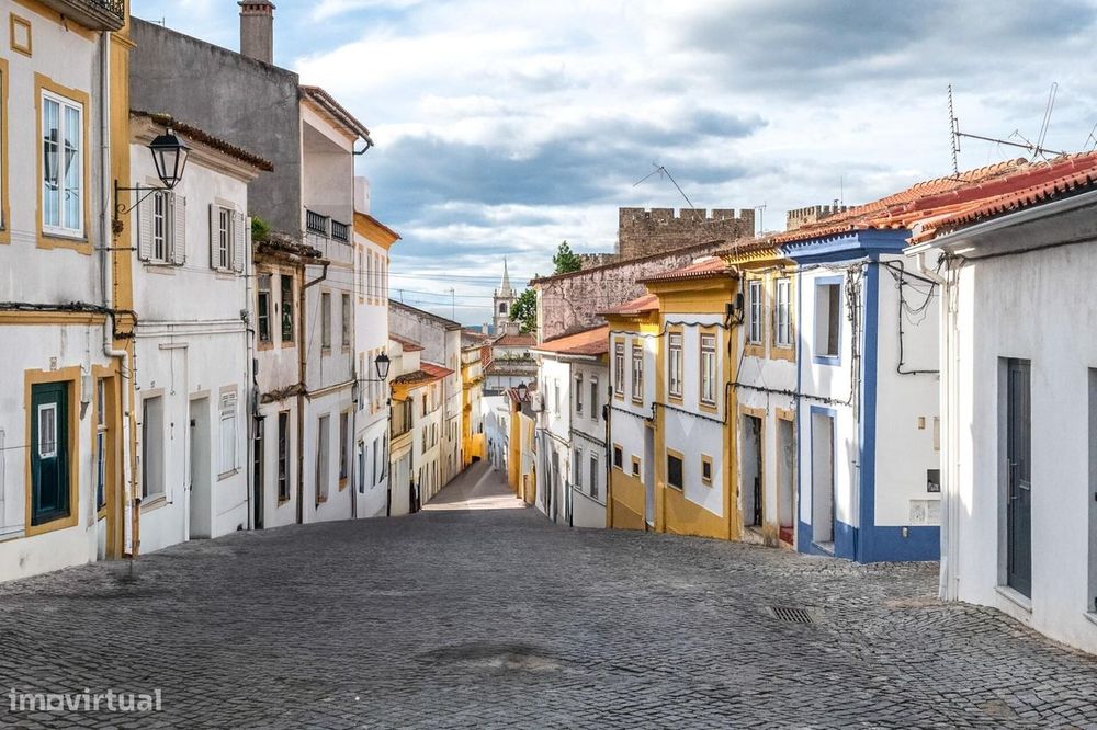 Investimento com Potencial no Centro Histórico de Portalegre