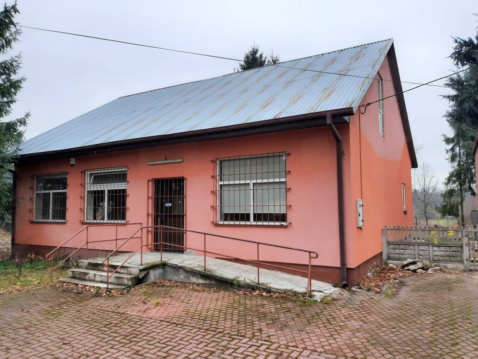 Działka 1700 m2 z budyniem 140 m2.