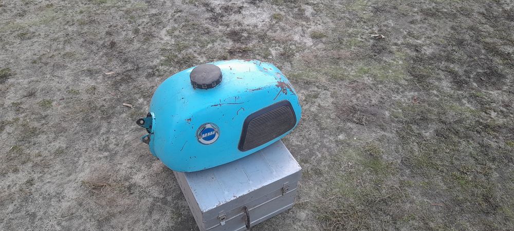 Продам бак з кришкою та передній блотнік мотоцикла иж