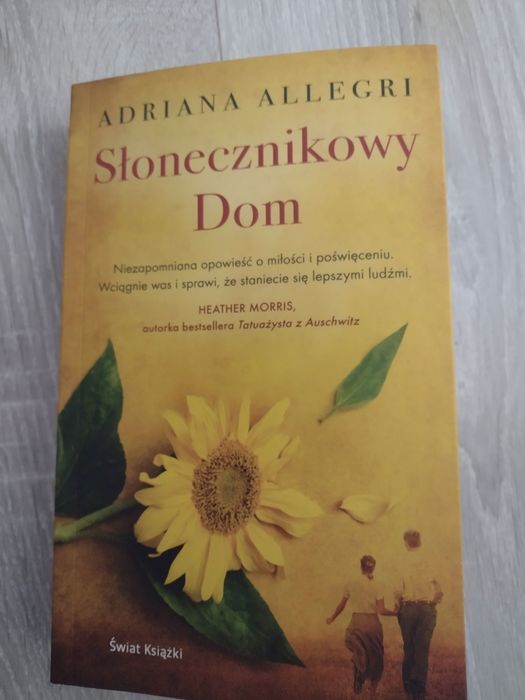 Słonecznikowy dom. Adriana Allegri