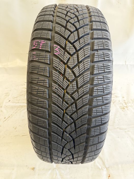 215/55/16 Goodyear UltraGrip Performance Gen-1 93H (573)