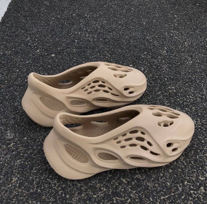 Чоловічі літні кросівки Adidas Yeezy Foam Runner кроссовки изи фом раннер