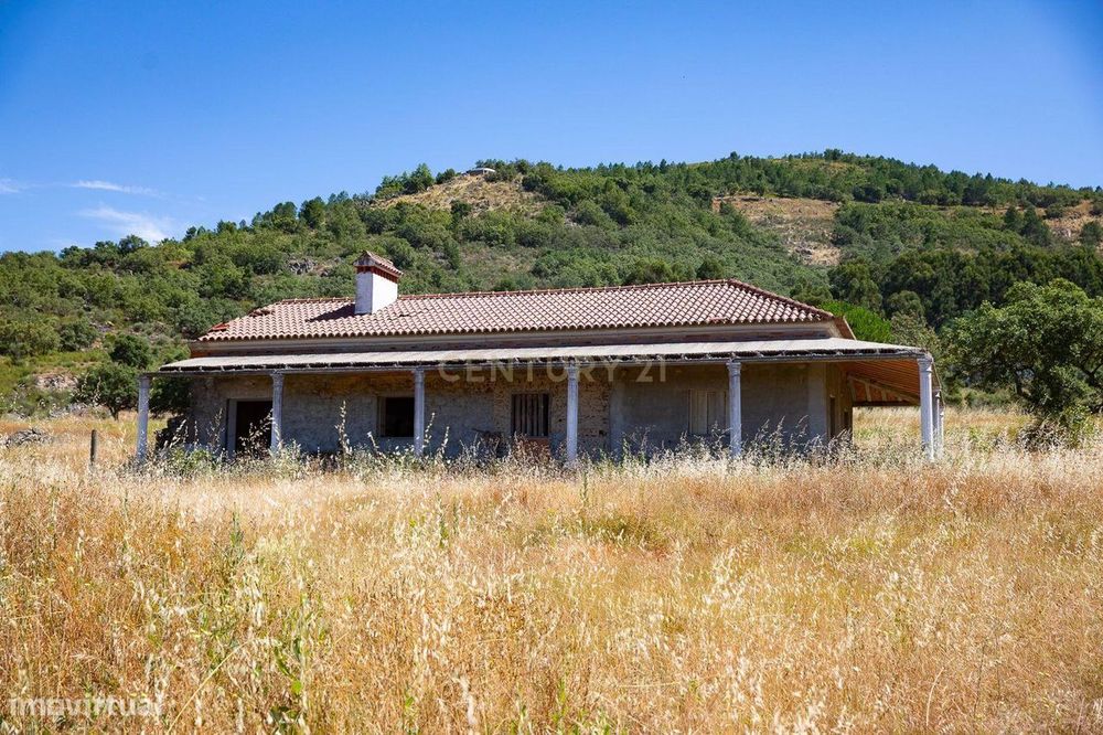 Quinta com 2,5 hectares em Portalegre
