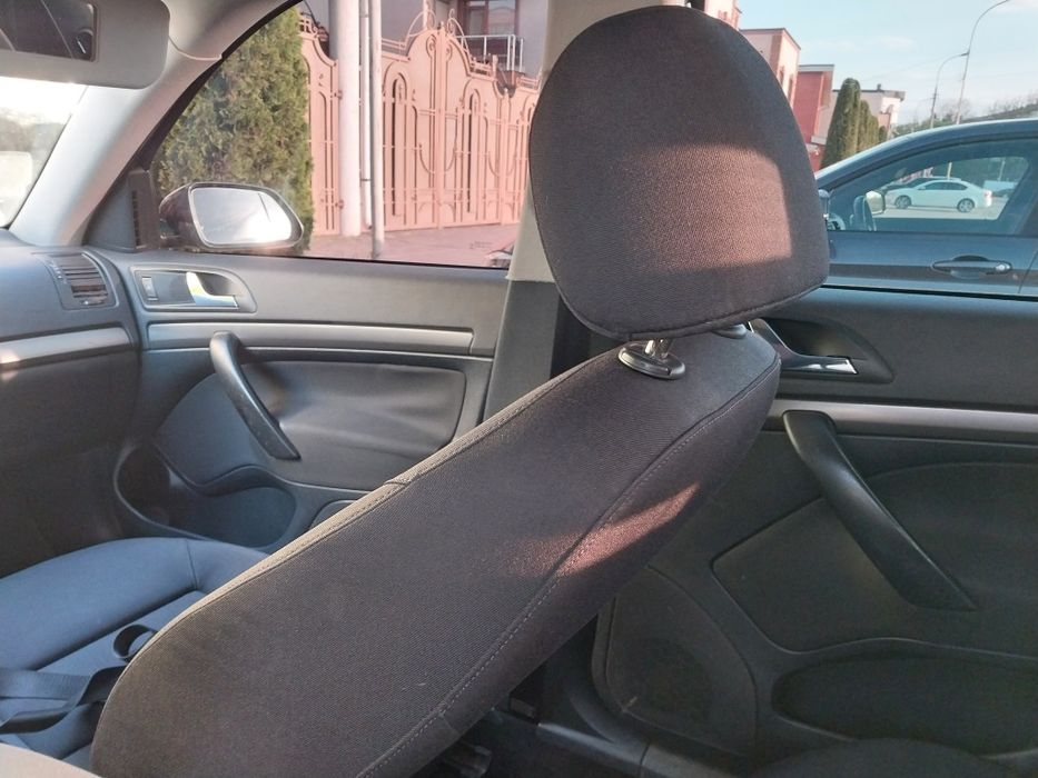 Машина у горпому стані усе зроблено по ходові і двигун