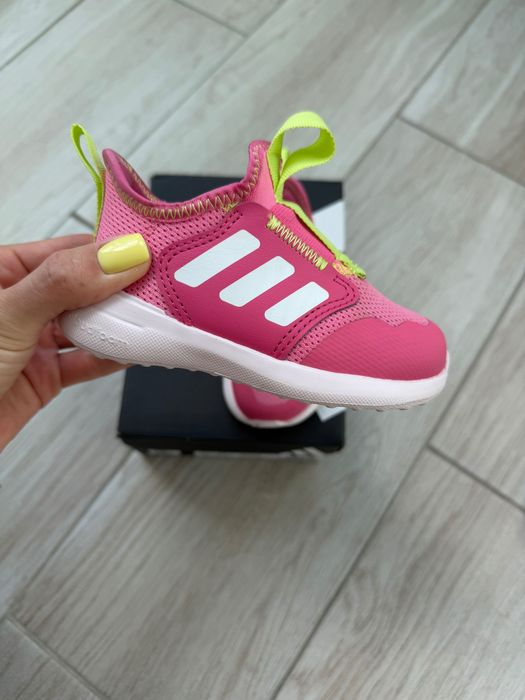 Кросівки Adidas на дівчинку 22 розмір
