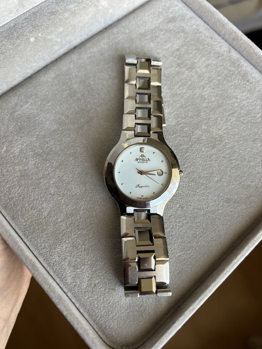 Швейцарський годинник Apella Geneve Sapphire (оригінал)