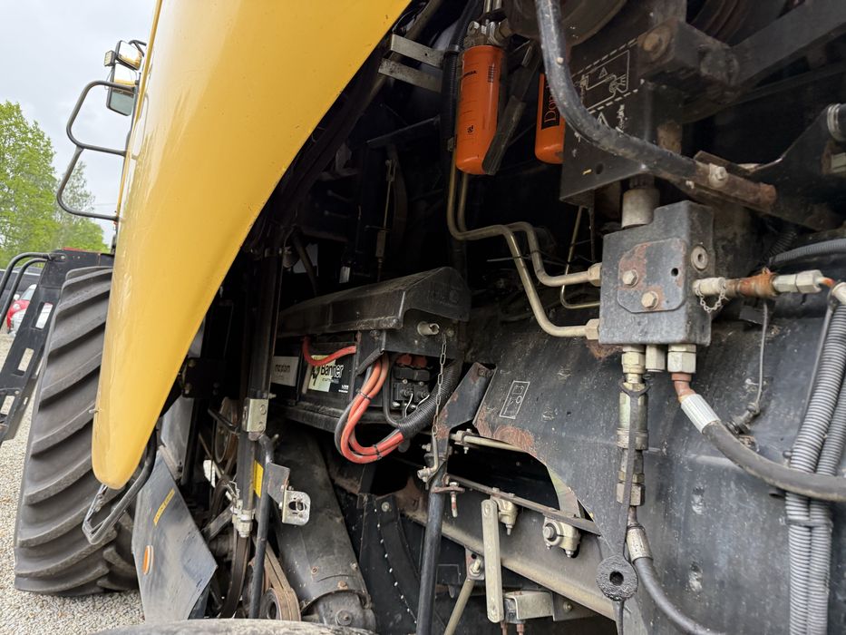 Kombajn zbożowy new holland cx880